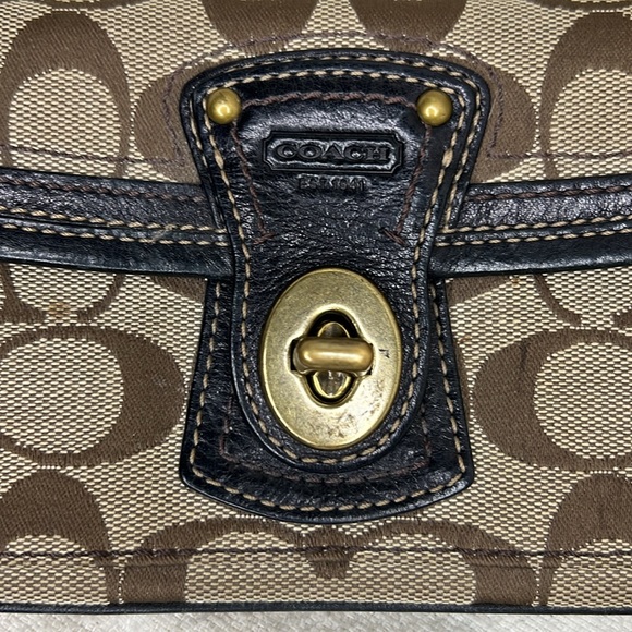 Coach Legacy Signature Brown Canvas & Leather Turnlock Wristlet Striped Interior - Picture 4 of 14